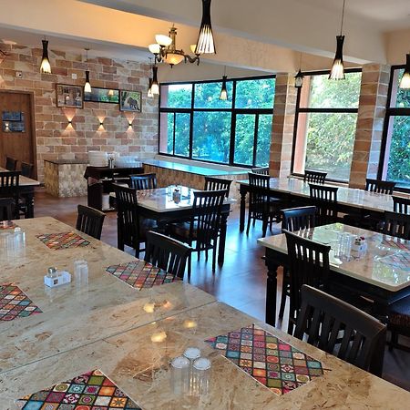 סאסאן גיר Gir Lions Paw Resort With Swimming Pool מראה חיצוני תמונה