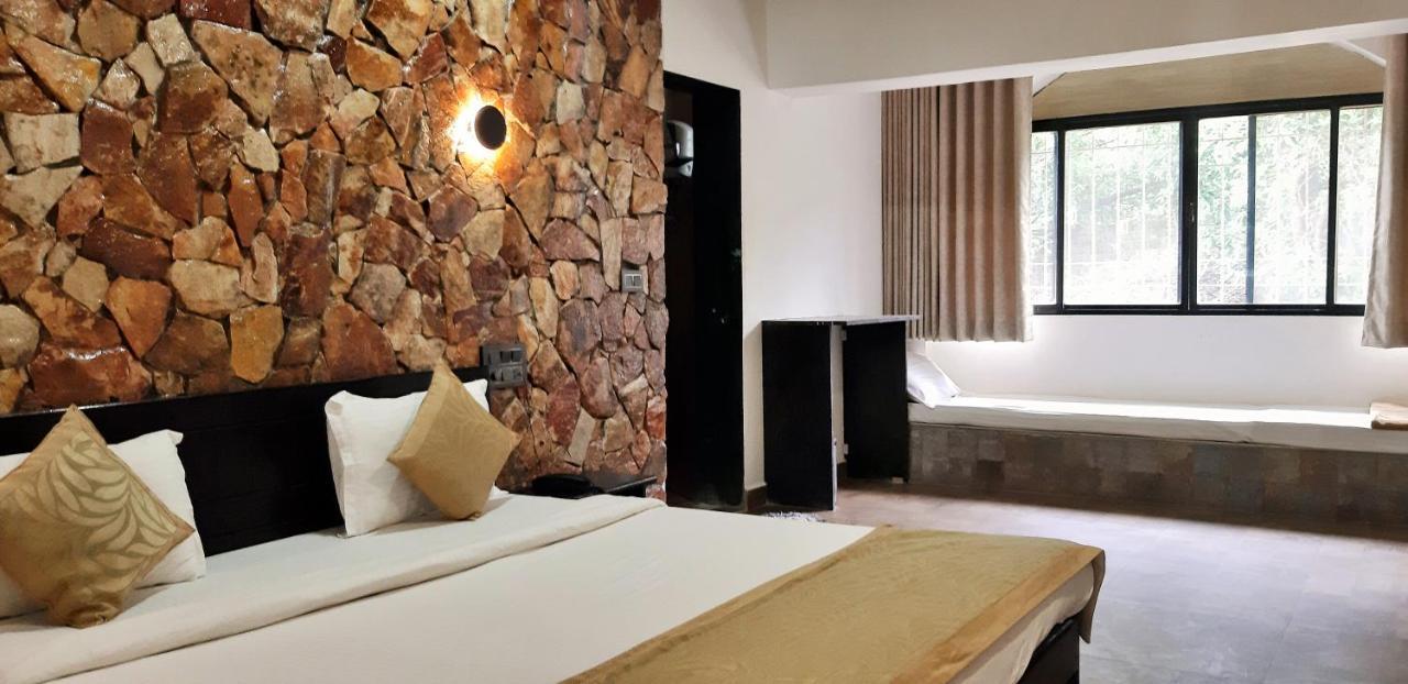 סאסאן גיר Gir Lions Paw Resort With Swimming Pool מראה חיצוני תמונה