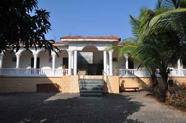סאסאן גיר Gir Lions Paw Resort With Swimming Pool מראה חיצוני תמונה