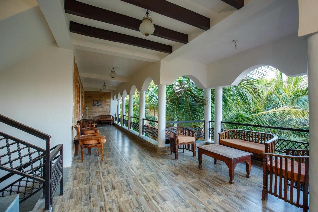 סאסאן גיר Gir Lions Paw Resort With Swimming Pool מראה חיצוני תמונה